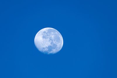 Luna diurna – Perú